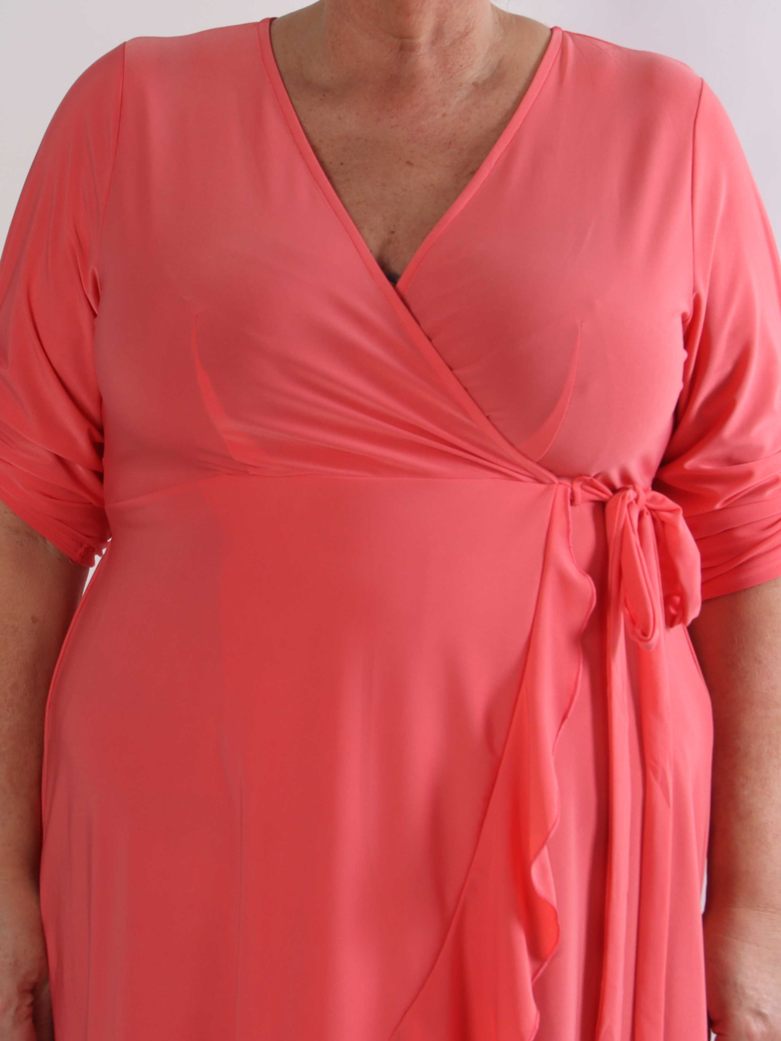 Savina Plain - Stretchig långärmad plus size omlottklänning